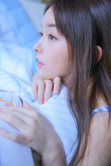 扒开内裤边吃奶XXOO网站